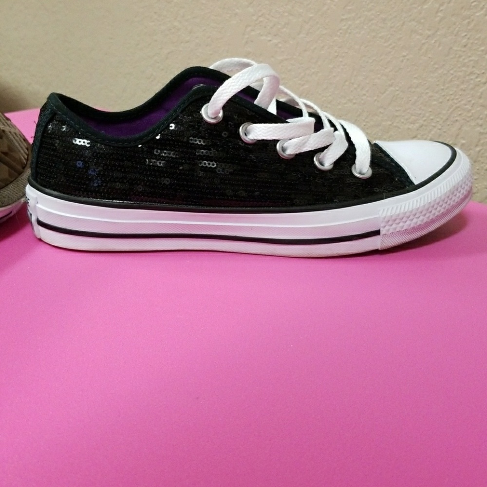 Converse, women's size 6